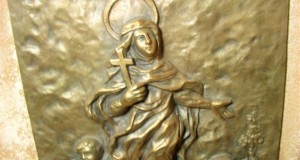 Das Jugendstil-Skulpturenplateau 18-19 Mutter des Herrn und der Engel