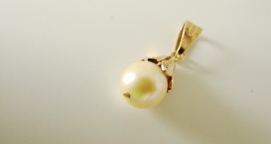 18 Karat Gold Victorian Amulett Anhänger mit natürlicher Perle