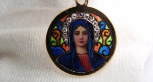 14 Karat Gold Amulett Anhänger St. Mary Malerei Emaille und Diamanten